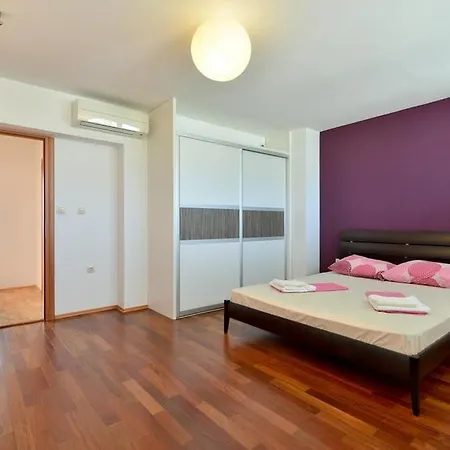 Lct City Center Luxury Ir Διαμέρισμα *